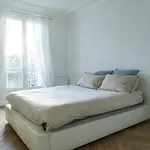 Hostnfly Apartments - Splendid Bright Apt, Spacious In Ternes