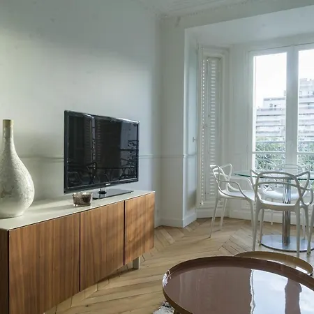 Appartamento Hostnfly - Splendid Bright Apt, Spacious In Ternes *